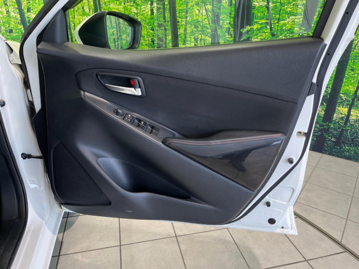 2015 Mazda Demio LDA-DJ5AS (UW-6a0930c9406ca)[28]