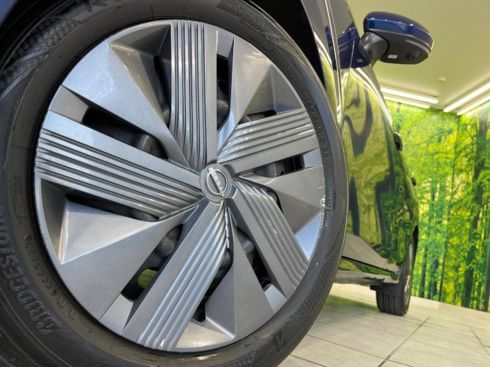 2021 Nissan Note 6AA-E13 (UW-6a0930cea407a)[4]