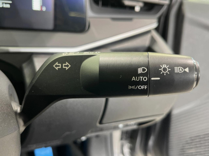 2022 Nissan Note 6AA-E13 (UW-6a0930cfe54ca)[28]