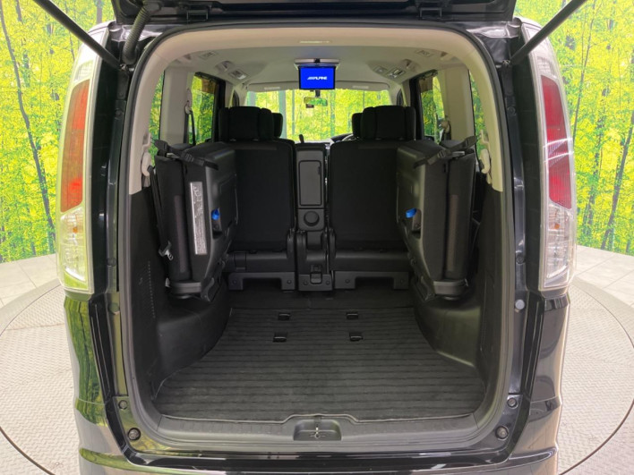 2011 Nissan Serena DBA-FC26 (UW-6a0930d1d1e3e)[23]