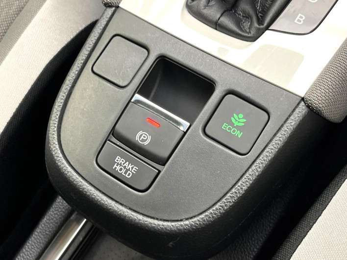 2021 Honda Fit 6AA-GR6 (UW-6a0930e5e240e)[18]