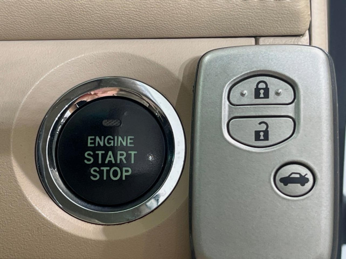 2010 Toyota Crown DBA-GRS202 (UW-6a0930e7e1998)[26]