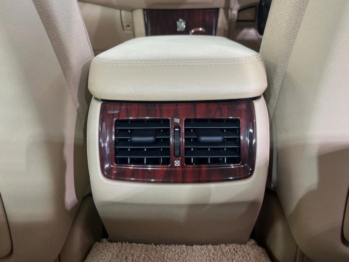 2010 Toyota Crown DBA-GRS202 (UW-6a0930e7e1998)[23]