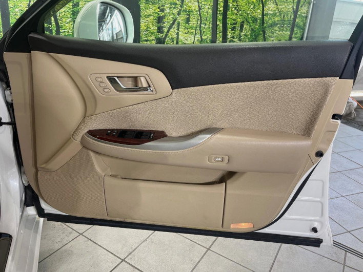 2010 Toyota Crown DBA-GRS202 (UW-6a0930e7e1998)[17]