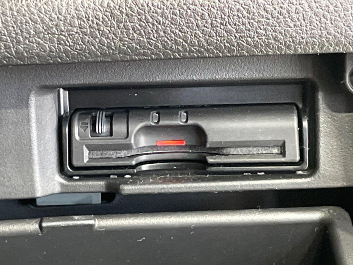 2015 Nissan Serena DAA-HFC26 (UW-6a0930f7801fa)[13]