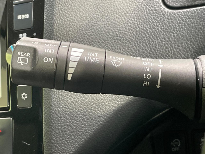 2015 Nissan Serena DAA-HFC26 (UW-6a0930f7801fa)[19]