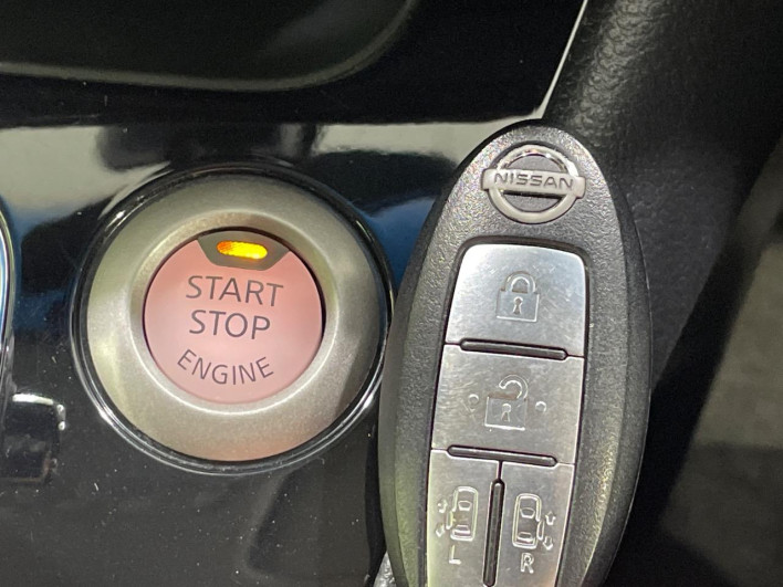 2015 Nissan Serena DAA-HFC26 (UW-6a0930f7801fa)[21]
