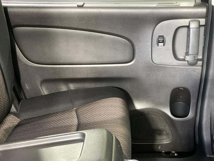 2015 Nissan Serena DAA-HFC26 (UW-6a0930f7801fa)[6]