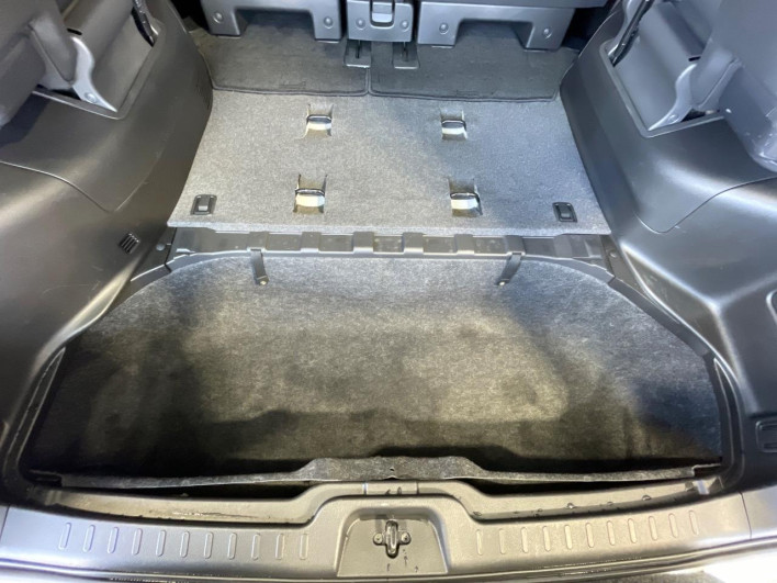 2015 Nissan Serena DAA-HFC26 (UW-6a0930f79e6de)[15]