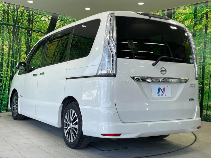 2015 Nissan Serena DAA-HFC26 (UW-6a0930f79e6de)[27]