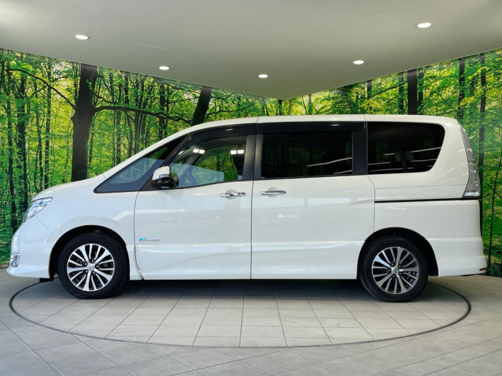 2015 Nissan Serena DAA-HFC26 (UW-6a0930f79e6de)[28]
