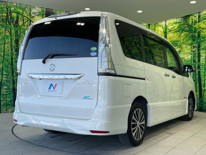 2015 Nissan Serena DAA-HFC26 (UW-6a0930f79e6de)[12]