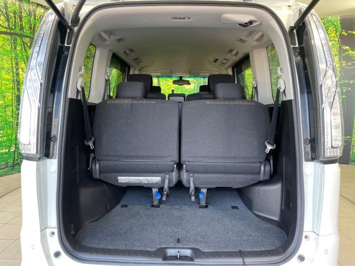 2015 Nissan Serena DAA-HFC26 (UW-6a0930f79e6de)[16]
