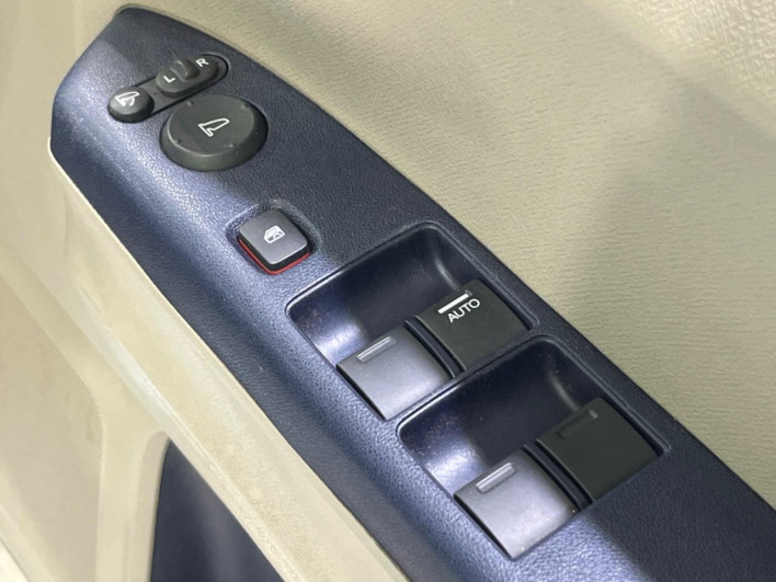 2009 Honda Life CBA-JC2 (UW-6a09310380a70)[20]