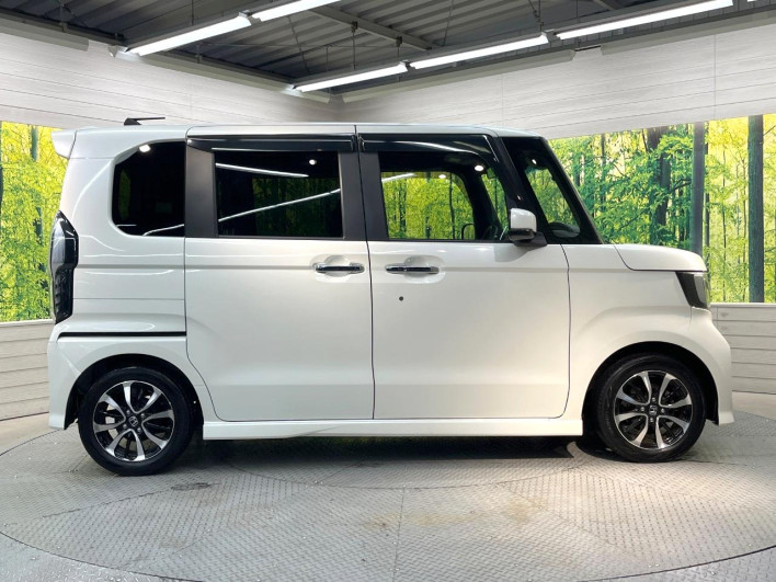 2018 Honda N-BOX CUSTOM DBA-JF3 (UW-6a093107f100e)[13]