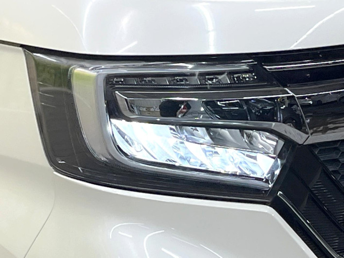 2018 Honda N-BOX CUSTOM DBA-JF3 (UW-6a093107f100e)[16]