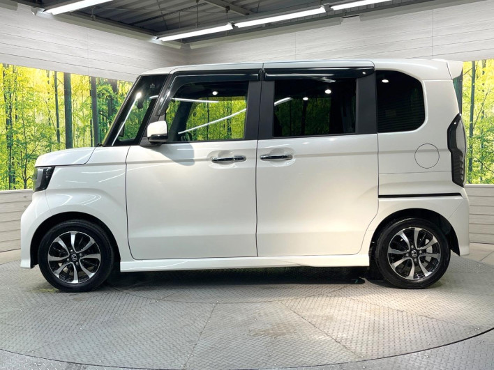 2018 Honda N-BOX CUSTOM DBA-JF3 (UW-6a093107f100e)[9]