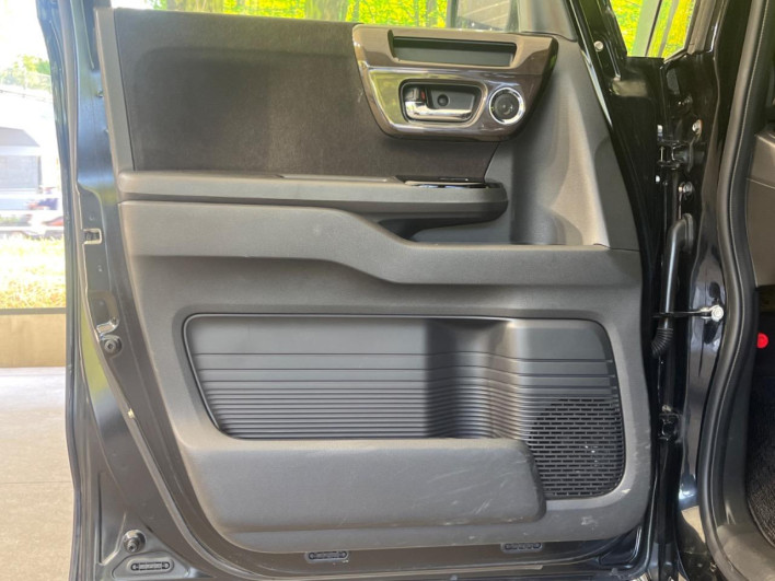 2018 Honda N-BOX CUSTOM DBA-JF3 (UW-6a09310817a8f)[18]