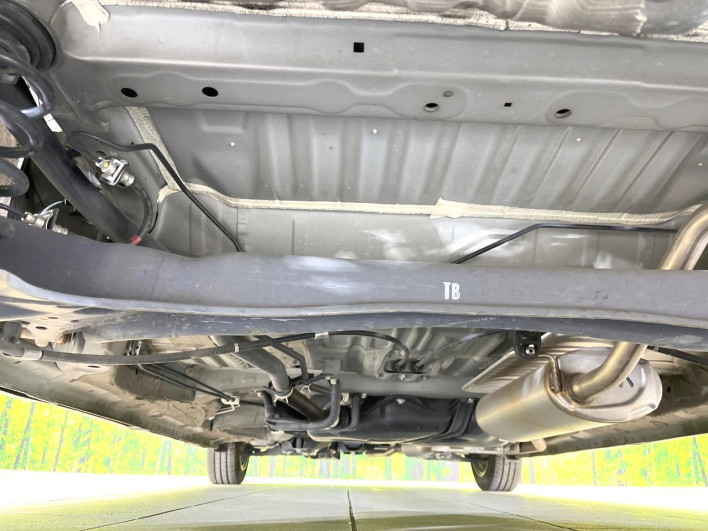 2019 Honda N-BOX CUSTOM DBA-JF3 (UW-6a09310a472ba)[25]