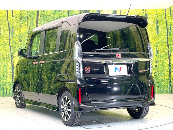 2019 Honda N-BOX CUSTOM DBA-JF3 (UW-6a09310a472ba)[23]