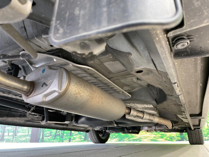 2018 Honda N-BOX CUSTOM DBA-JF3 (UW-6a09310c319a2)[13]