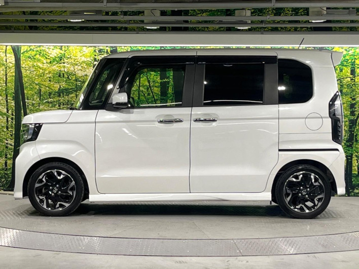 2018 Honda N-BOX CUSTOM DBA-JF3 (UW-6a09310c57264)[12]
