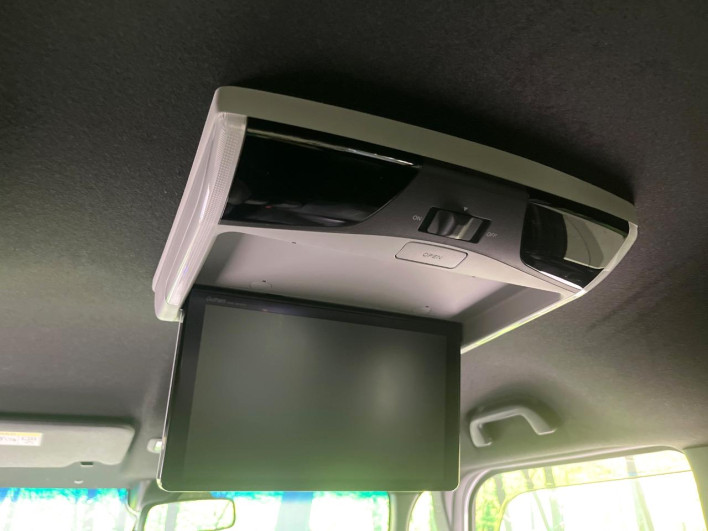 2018 Honda N-BOX CUSTOM DBA-JF3 (UW-6a09310c57264)[28]