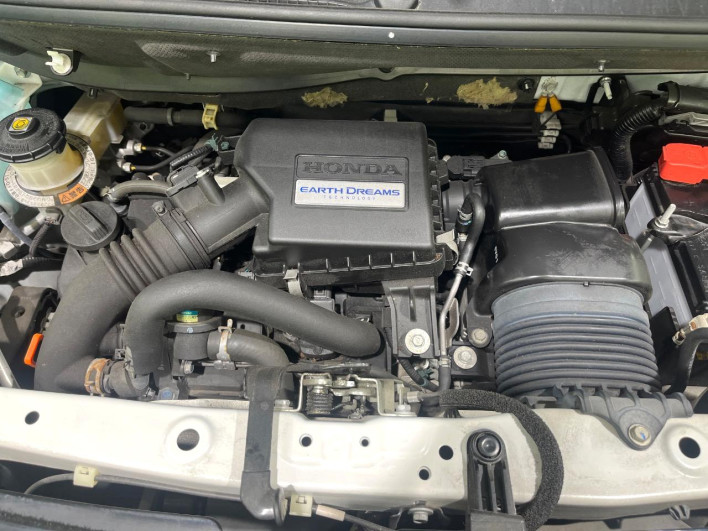 2018 Honda N-BOX CUSTOM DBA-JF3 (UW-6a09310c57264)[4]