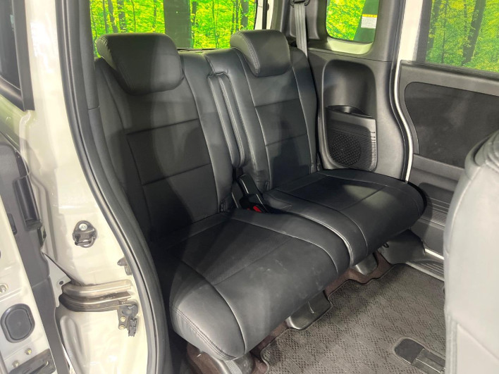 2018 Honda N-BOX CUSTOM DBA-JF3 (UW-6a09310c57264)[24]