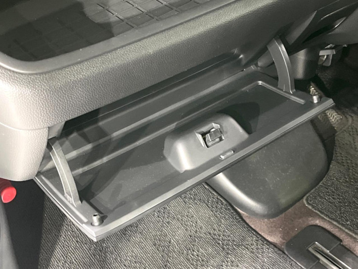 2018 Honda N-BOX CUSTOM DBA-JF3 (UW-6a09310c57264)[25]