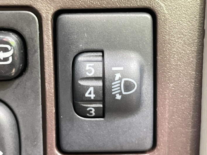 2012 Toyota Passo DBA-KGC30 (UW-6a09312bc3e2f)[24]
