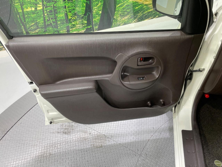 2013 Toyota Passo DBA-KGC30 (UW-6a09312be0bc5)[28]
