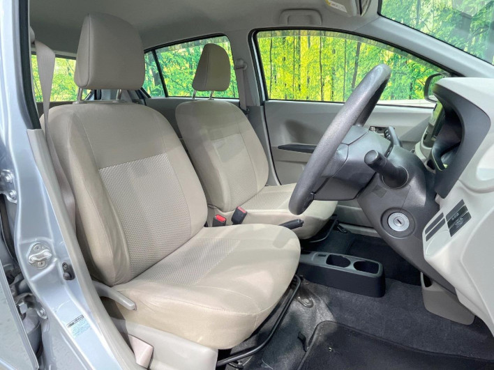 2013 Daihatsu Mirai Ease DBA-LA300S (UW-6a0931386ed74)[25]