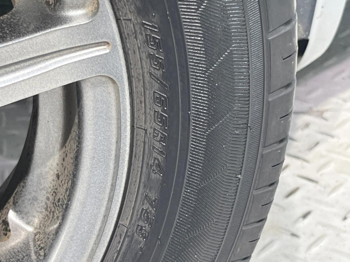 2013 Daihatsu Mirai Ease DBA-LA300S (UW-6a0931386ed74)[6]
