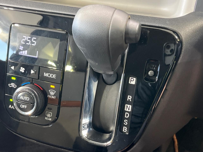 2020 Toyota Passo 5BA-M700A (UW-6a09315350e4c)[25]