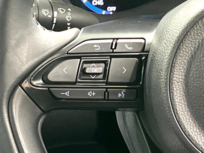 2022 Toyota Yaris Cross 6AA-MXPJ10 (UW-6a09318d18d03)[27]