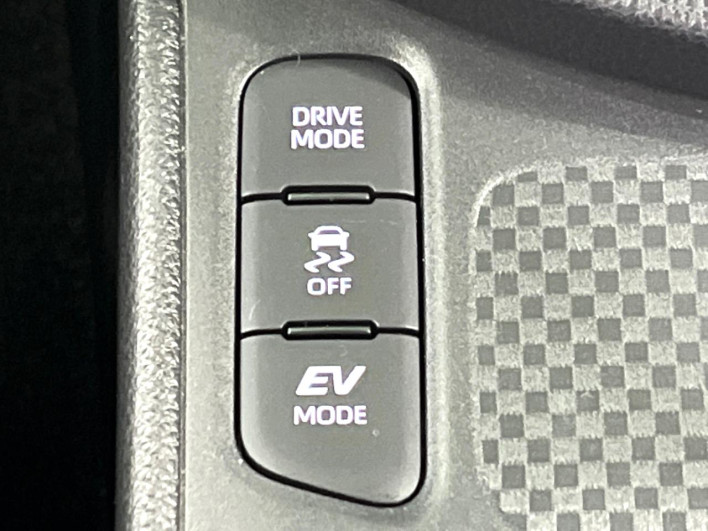 2022 Toyota Yaris Cross 6AA-MXPJ10 (UW-6a09318d18d03)[24]