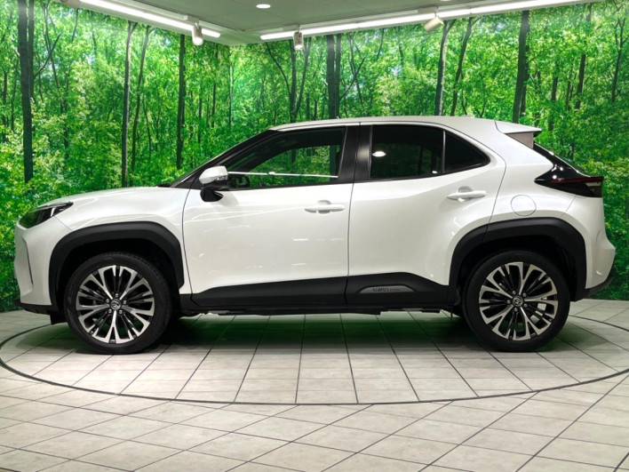 2022 Toyota Yaris Cross 6AA-MXPJ10 (UW-6a09318d18d03)[6]