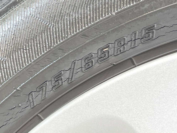 2014 Toyota Aqua DAA-NHP10 (UW-6a0931a1326ef)[18]
