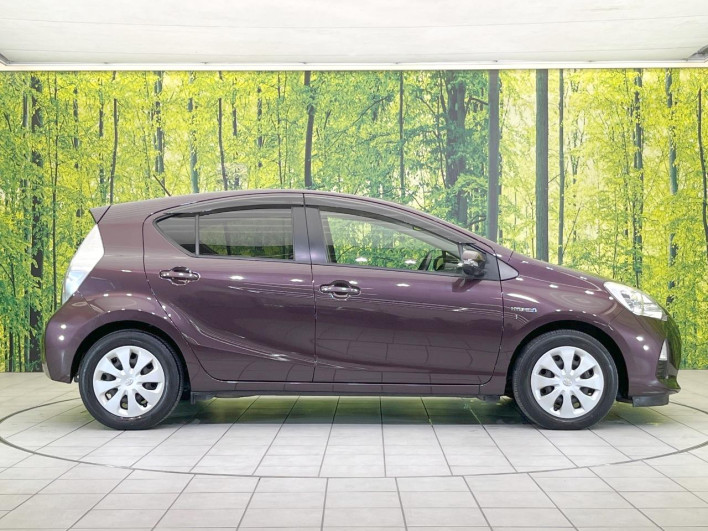 2014 Toyota Aqua DAA-NHP10 (UW-6a0931a1326ef)[8]