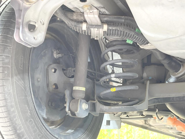 2014 Toyota Aqua DAA-NHP10 (UW-6a0931a1326ef)[21]