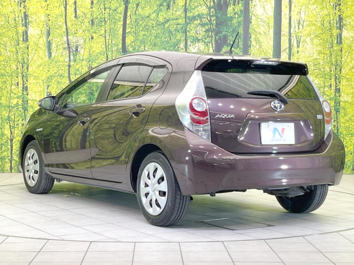 2014 Toyota Aqua DAA-NHP10 (UW-6a0931a1326ef)[11]