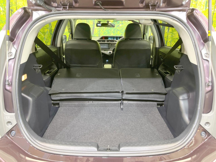 2014 Toyota Aqua DAA-NHP10 (UW-6a0931a1326ef)[25]