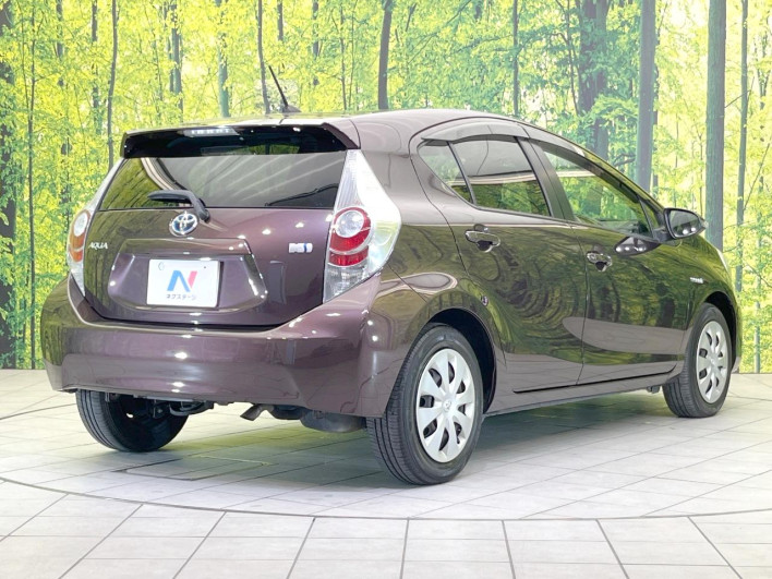 2014 Toyota Aqua DAA-NHP10 (UW-6a0931a1326ef)[9]