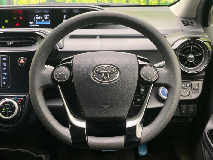 2019 Toyota Aqua DAA-NHP10 (UW-6a0931a20287b)[25]