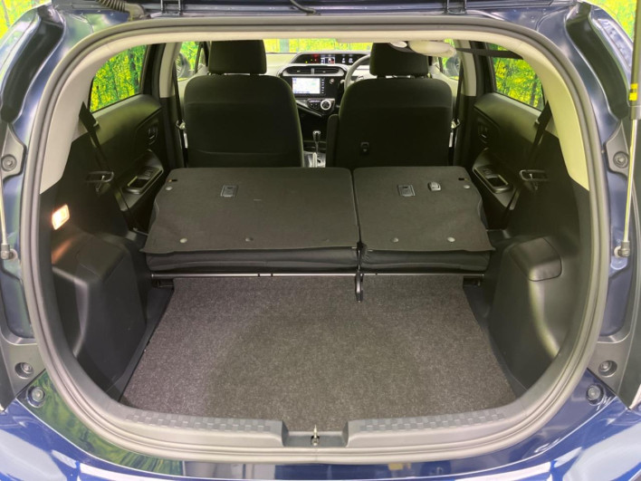 2019 Toyota Aqua DAA-NHP10 (UW-6a0931a20287b)[12]
