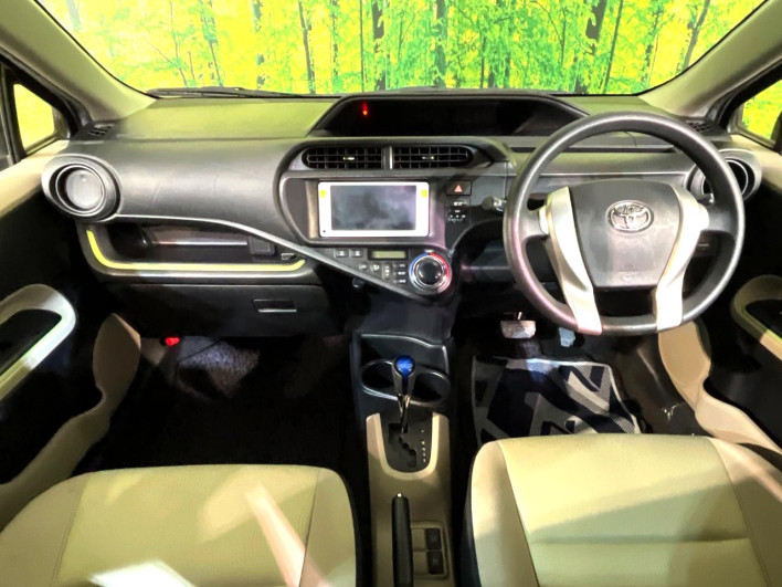 2012 Toyota Aqua DAA-NHP10 (UW-6a0931a322b89)[4]