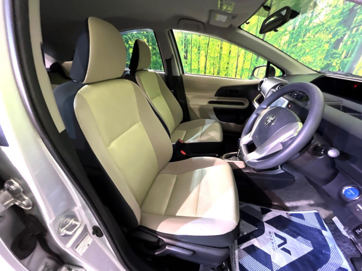 2012 Toyota Aqua DAA-NHP10 (UW-6a0931a322b89)[24]