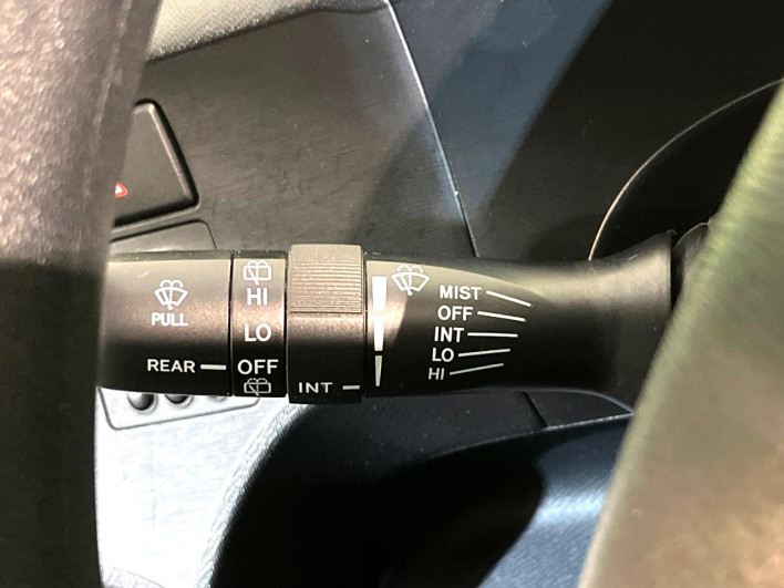 2012 Toyota Aqua DAA-NHP10 (UW-6a0931a322b89)[22]