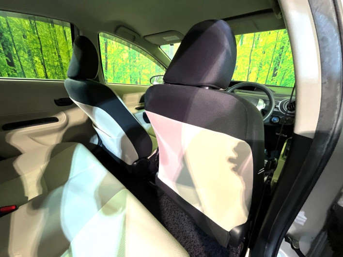 2012 Toyota Aqua DAA-NHP10 (UW-6a0931a322b89)[26]